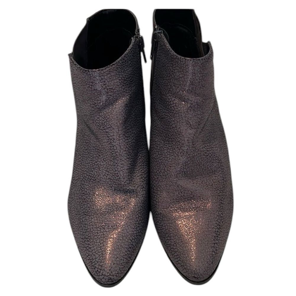 Qupid size 7 super cute ankle booties brown back and 2 tone front small heel EUC